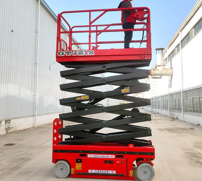 塔河自行走移动式升降机