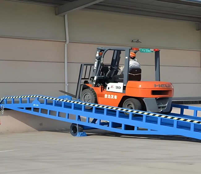 塔河移动式卸货平台（叉车用）